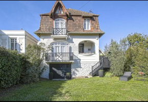 Villa grand jardin Deauville Centre 800 m plage